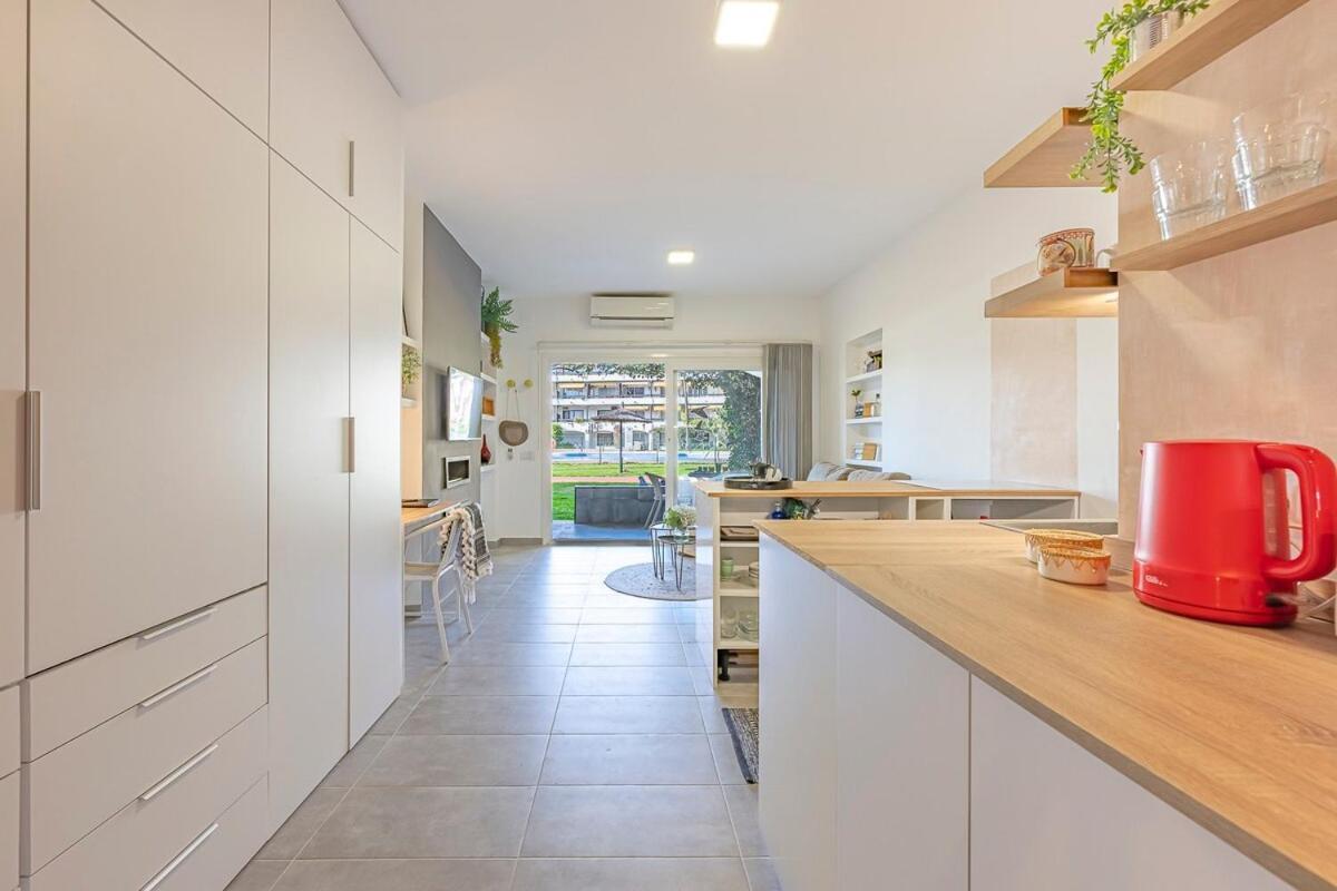 Apartment Golden Mile Getaway, Garden View, Pool & Comfort *