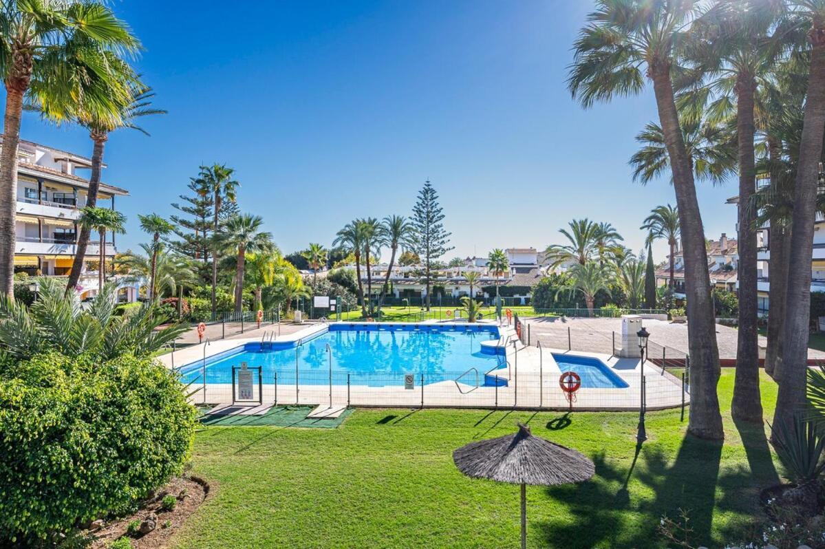 Golden Mile Getaway, Garden View, Pool & Comfort Apartment *