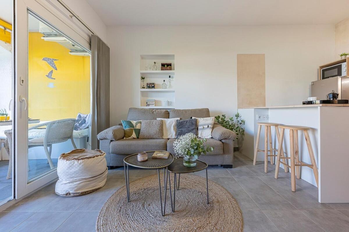 Apartment Golden Mile Getaway, Garden View, Pool & Comfort *