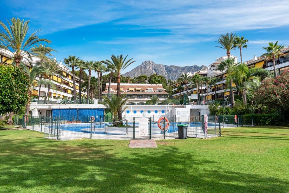 Golden Mile Getaway, Garden View, Pool & Comfort * Marbella