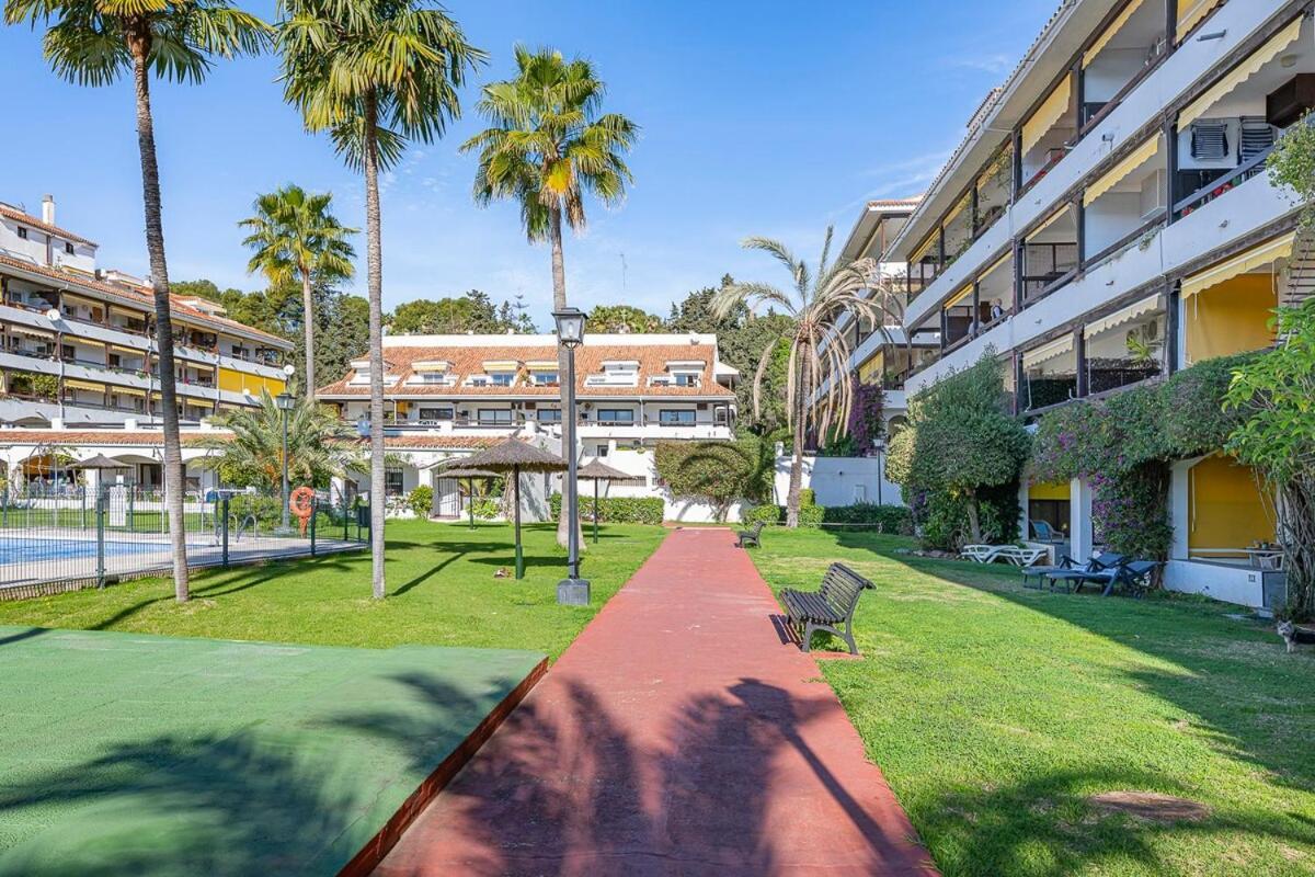 Golden Mile Getaway, Garden View, Pool & Comfort *