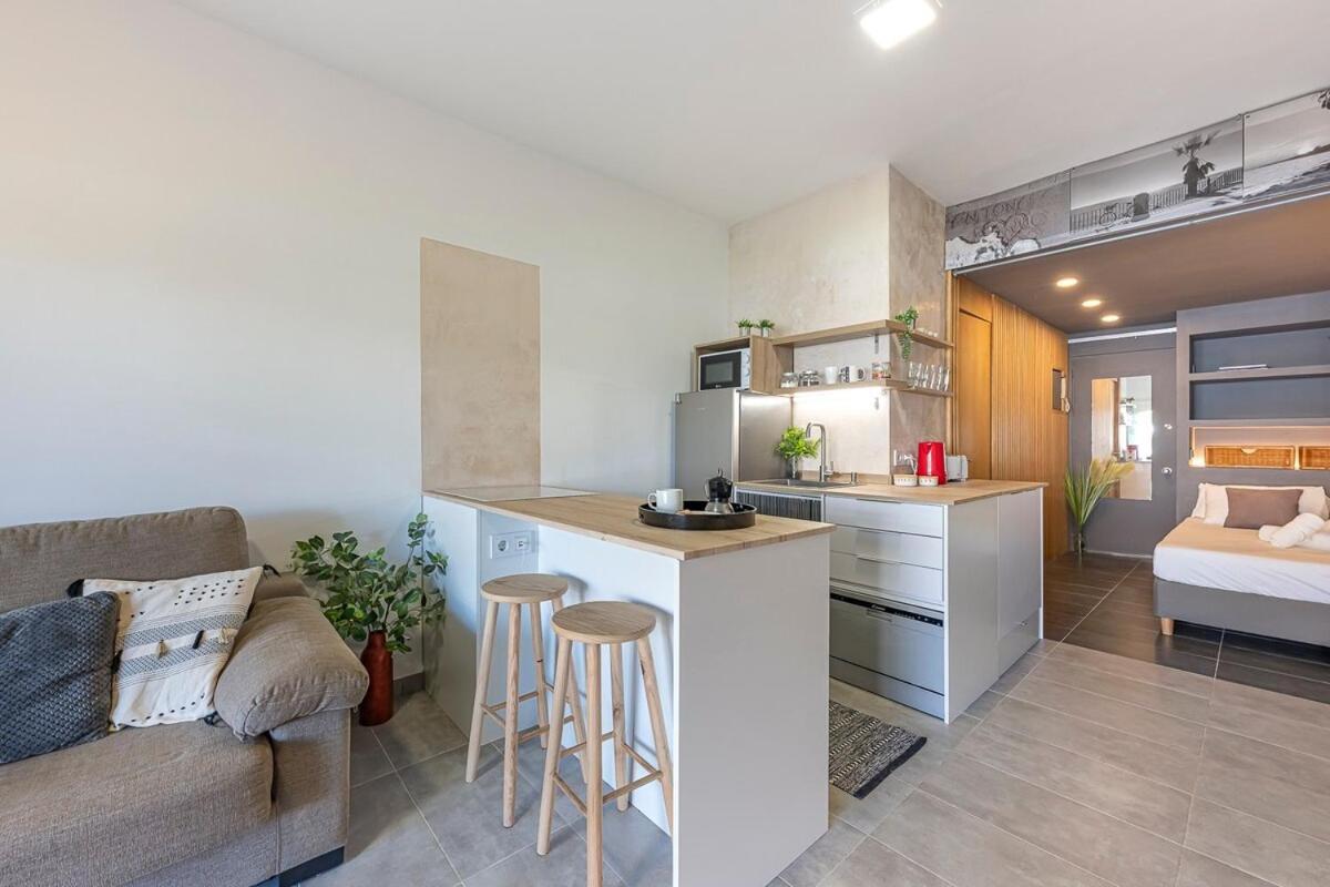 Golden Mile Getaway, Garden View, Pool & Comfort Apartment *