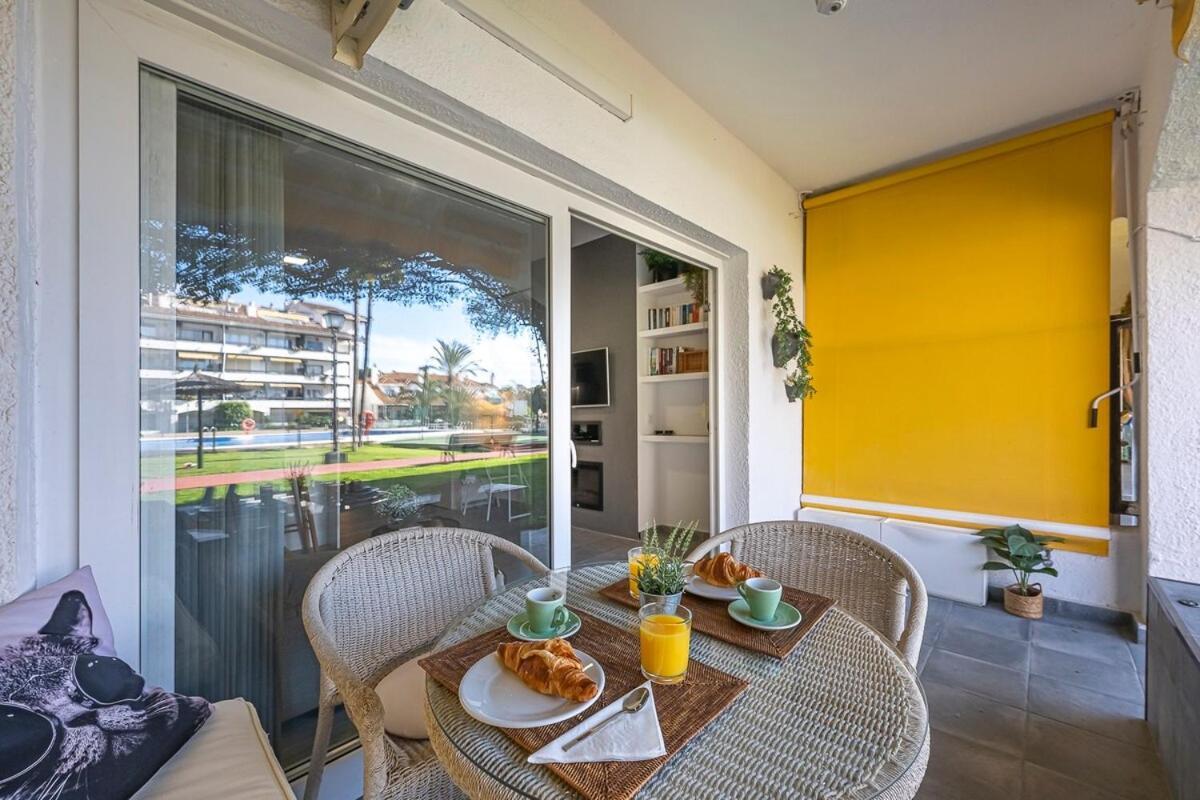 Golden Mile Getaway, Garden View, Pool & Comfort Apartment Marbella